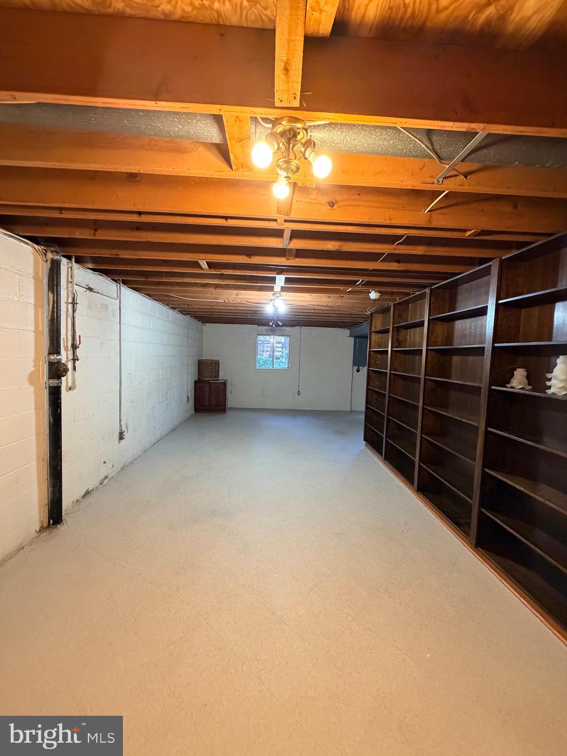 OLD CREEK ESTATES - Residential Lease