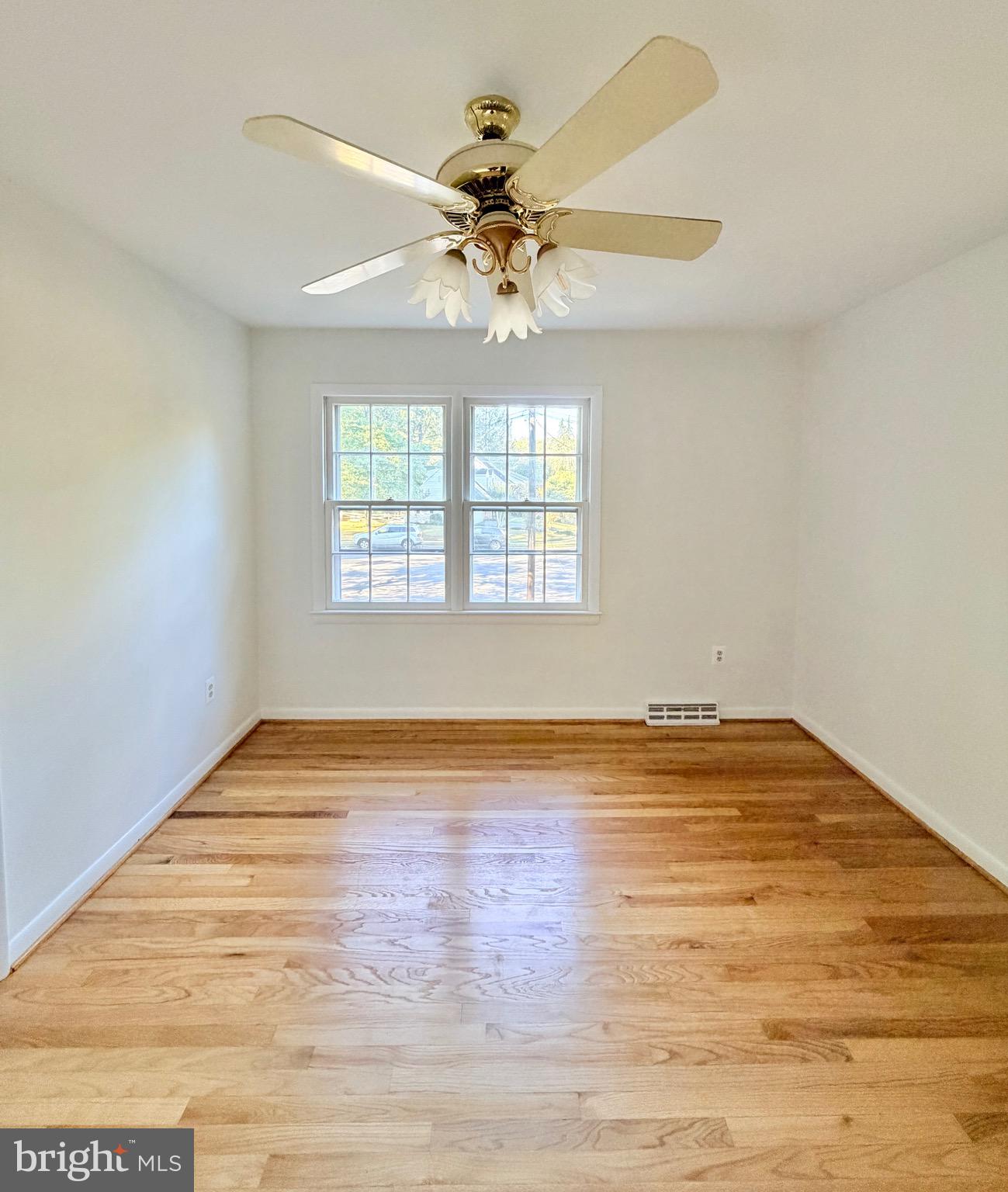 OLD CREEK ESTATES - Residential Lease