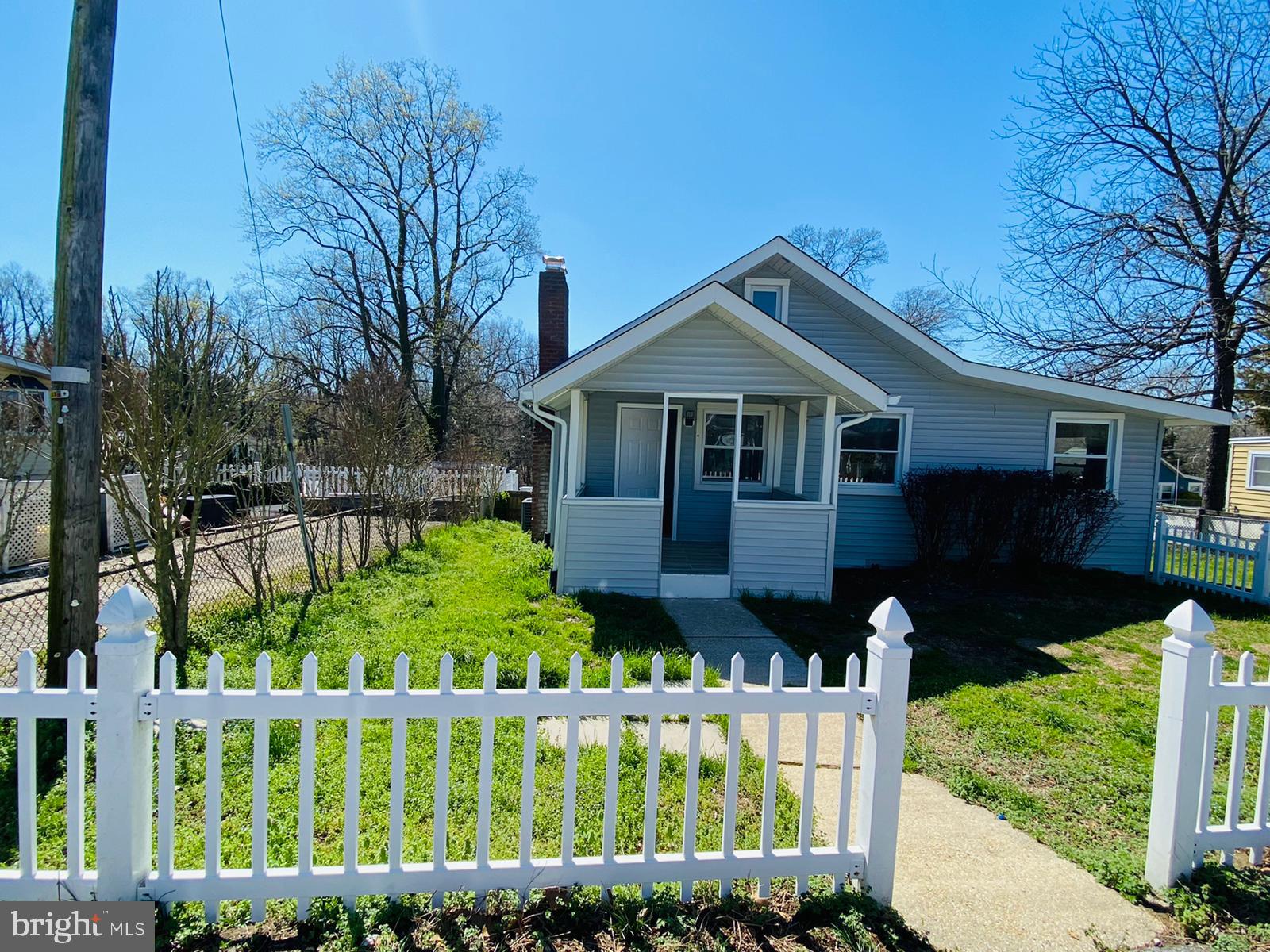 Beautiful, Fully Renovated and Spacious 3 Bedroom 2 Full Bath Single Family House in a great location. Newly Finished Flooring, Several LED recessed lights, NEW Stainless Steel Appliances, NEW ROOF, NEW Calcutta Quartz Countertop, Renovated Bathrooms and NEW Vanities, FRESH Paint. Easy commute to Balt/D.C. and minutes to downtown Annapolis. A MUST SEE
