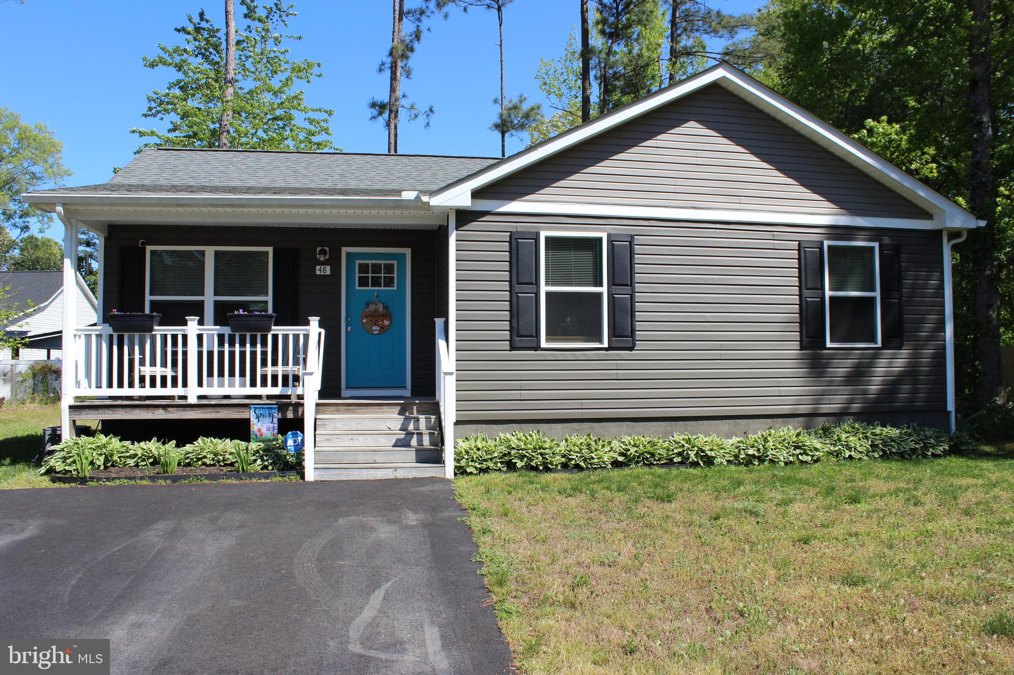 48 RUSTIC LN