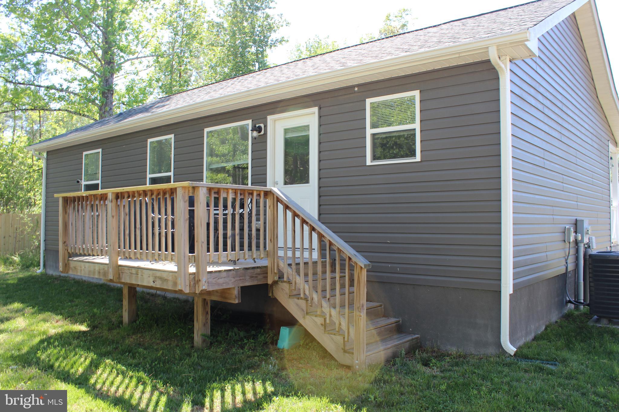 48 RUSTIC LN