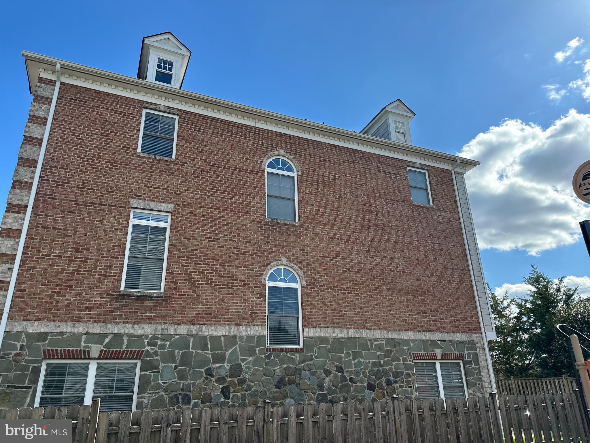 MORRISONS WAY VILLAGE - Residential Lease