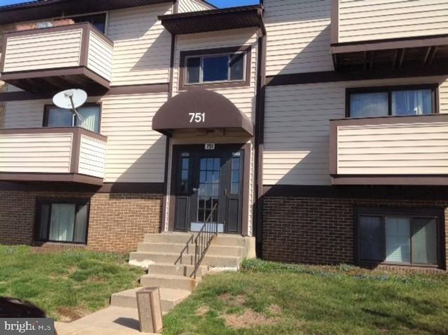 Charming 2 BR 1 BA condo in Ambertowne. Neutral paint & flooring throughout. Updated kitchen with breakfast bar. Full size washer/dryer. Patio. No Pets.