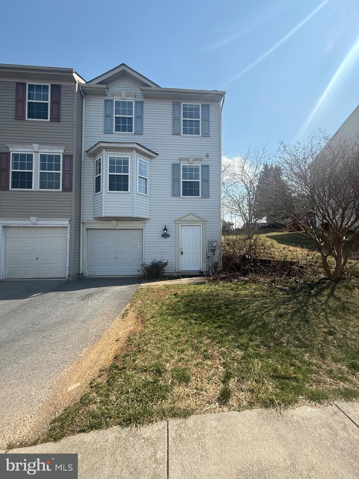 LAUREL RIDGE - Residential Lease