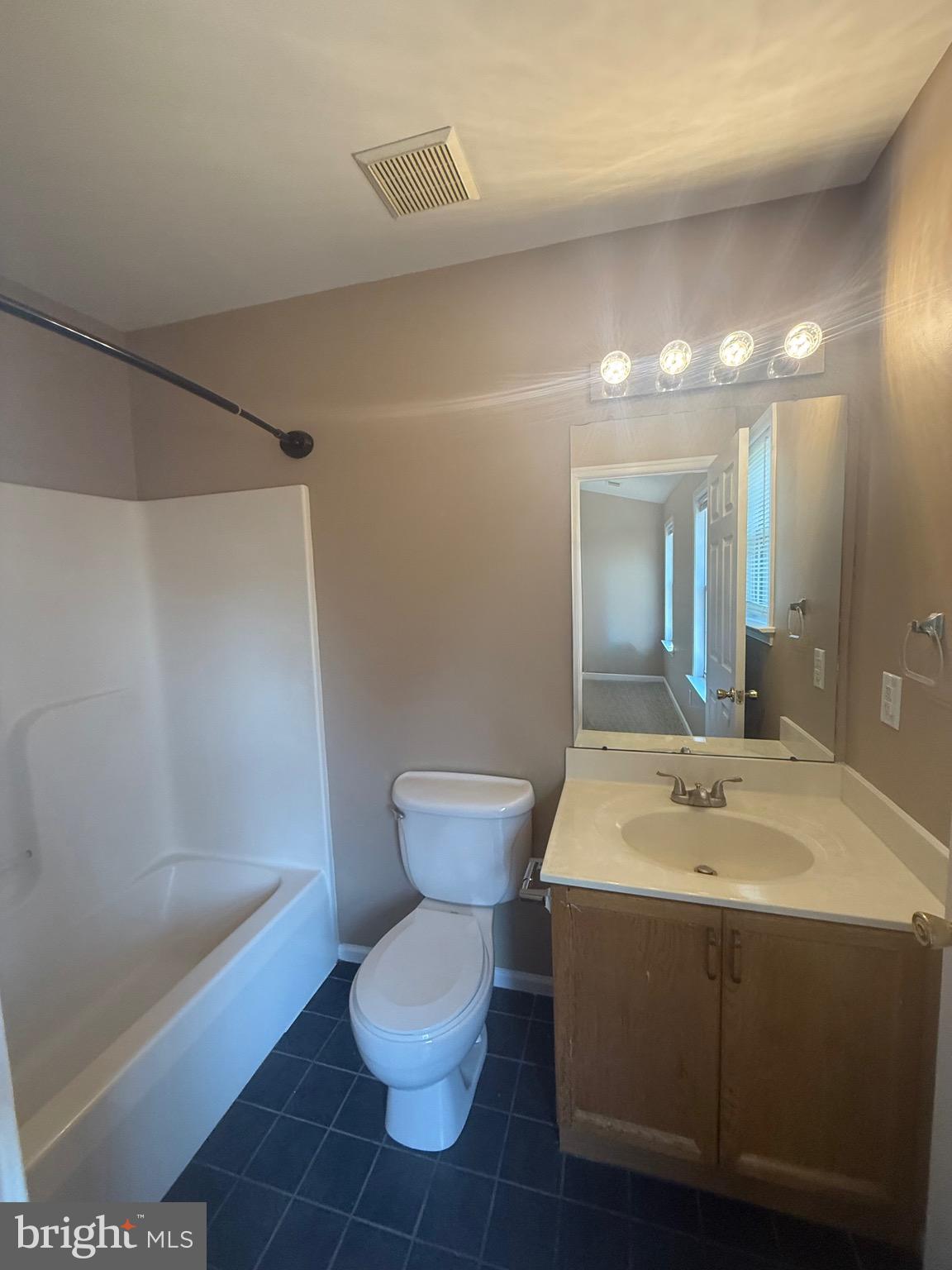 LAUREL RIDGE - Residential Lease