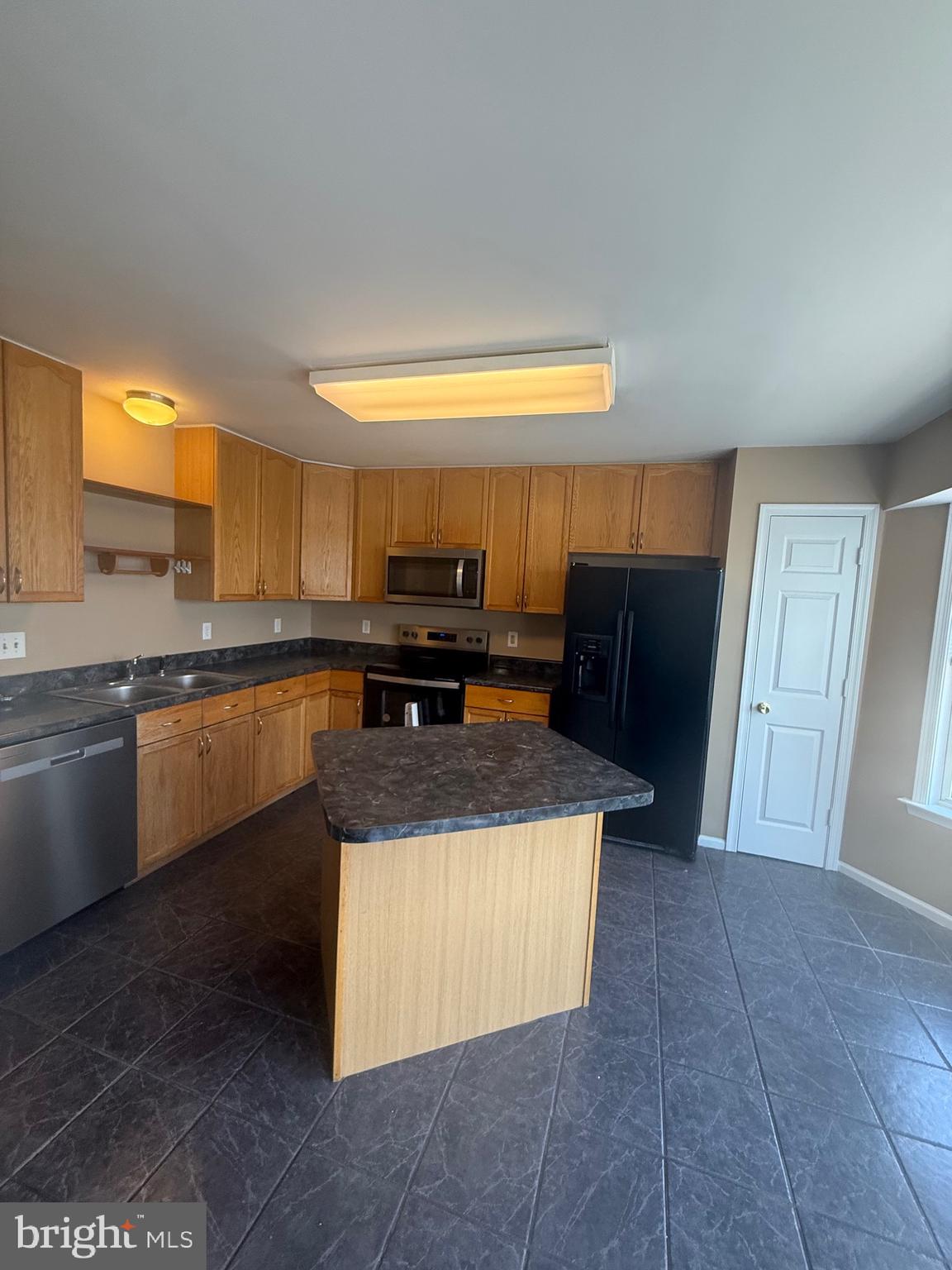 LAUREL RIDGE - Residential Lease