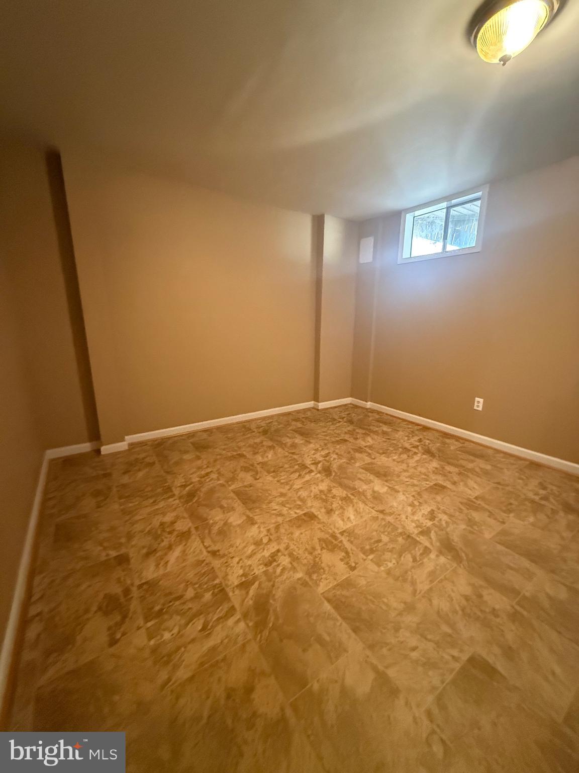 LAUREL RIDGE - Residential Lease