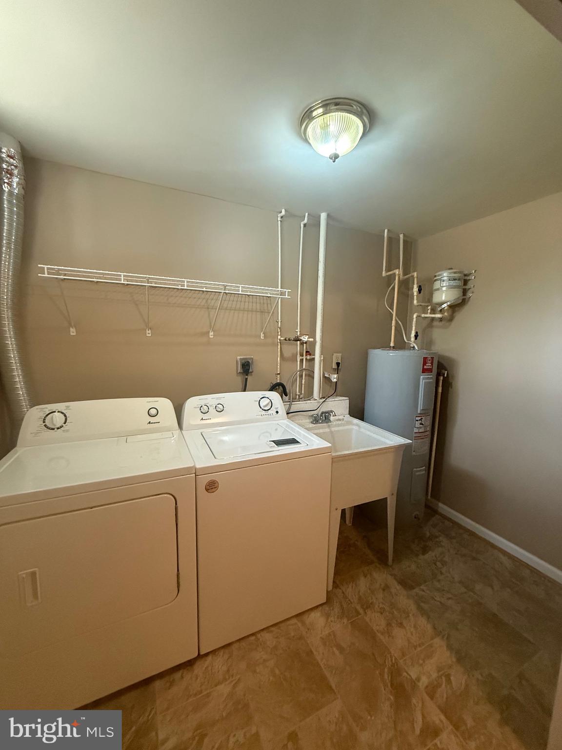 LAUREL RIDGE - Residential Lease