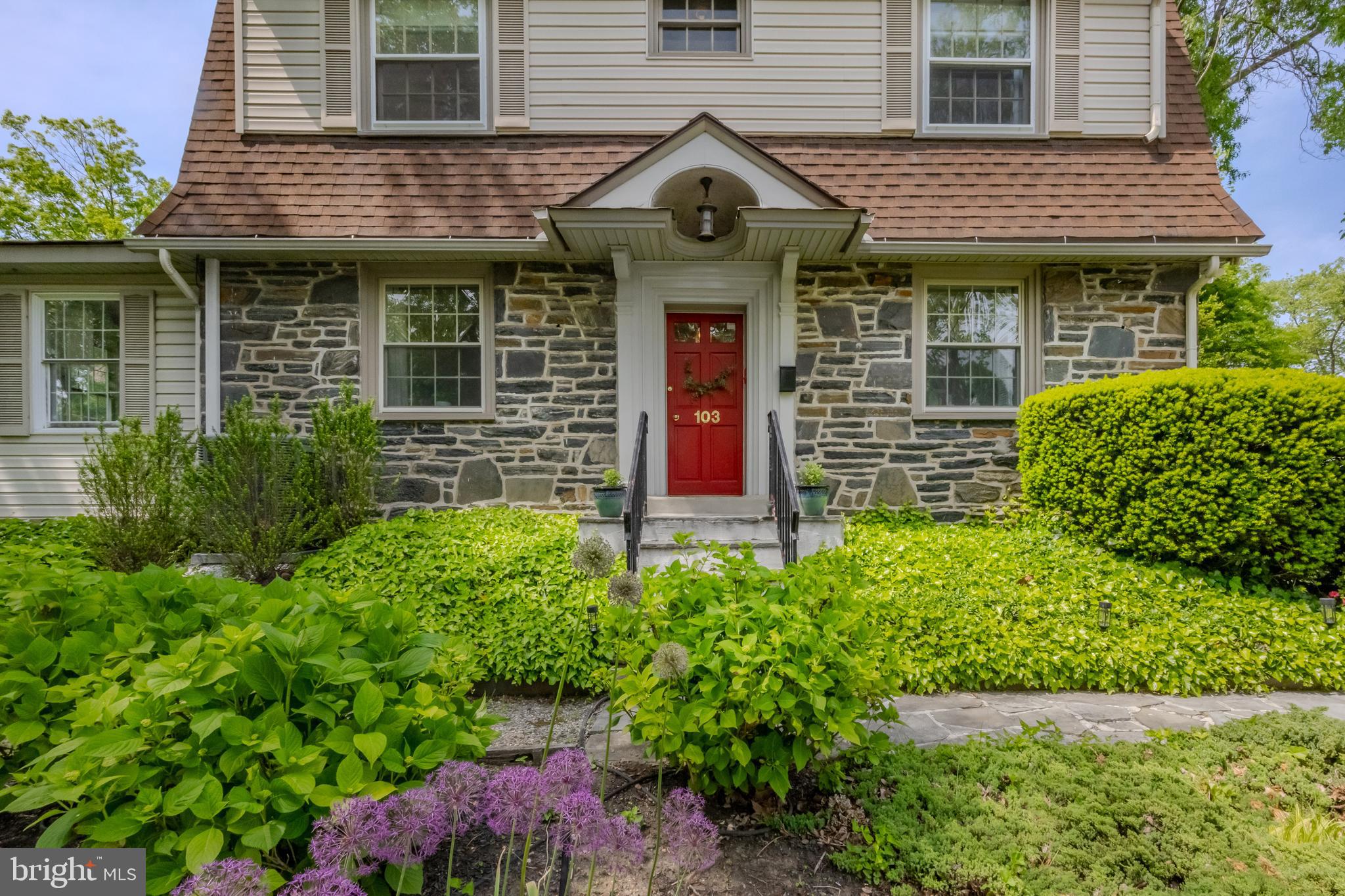 103 LODGES LANE