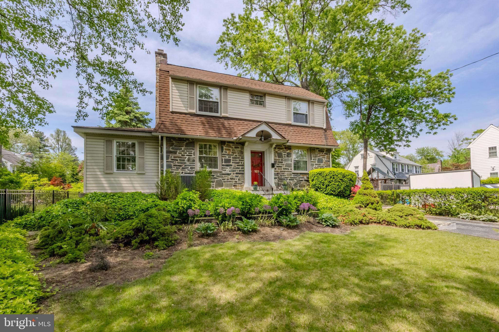 103 LODGES LANE