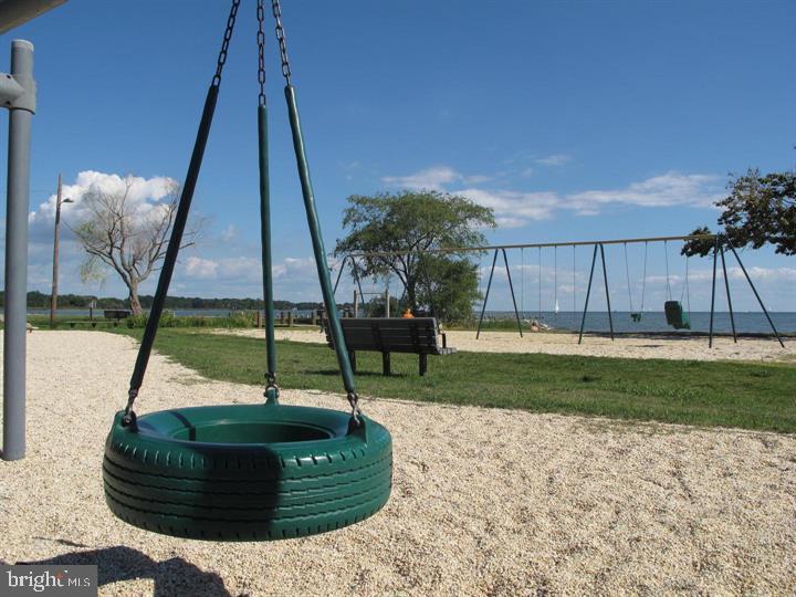 HILLSMERE SHORES - Residential