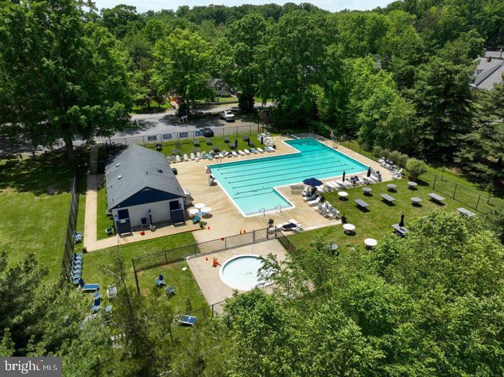 HILLSMERE SHORES - Residential