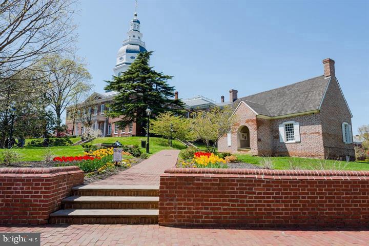 HILLSMERE SHORES - Residential