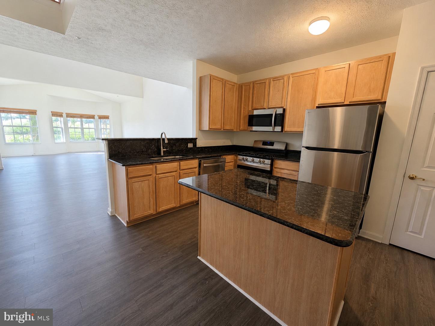 9036 EXECUTIVE CLUB DRIVE