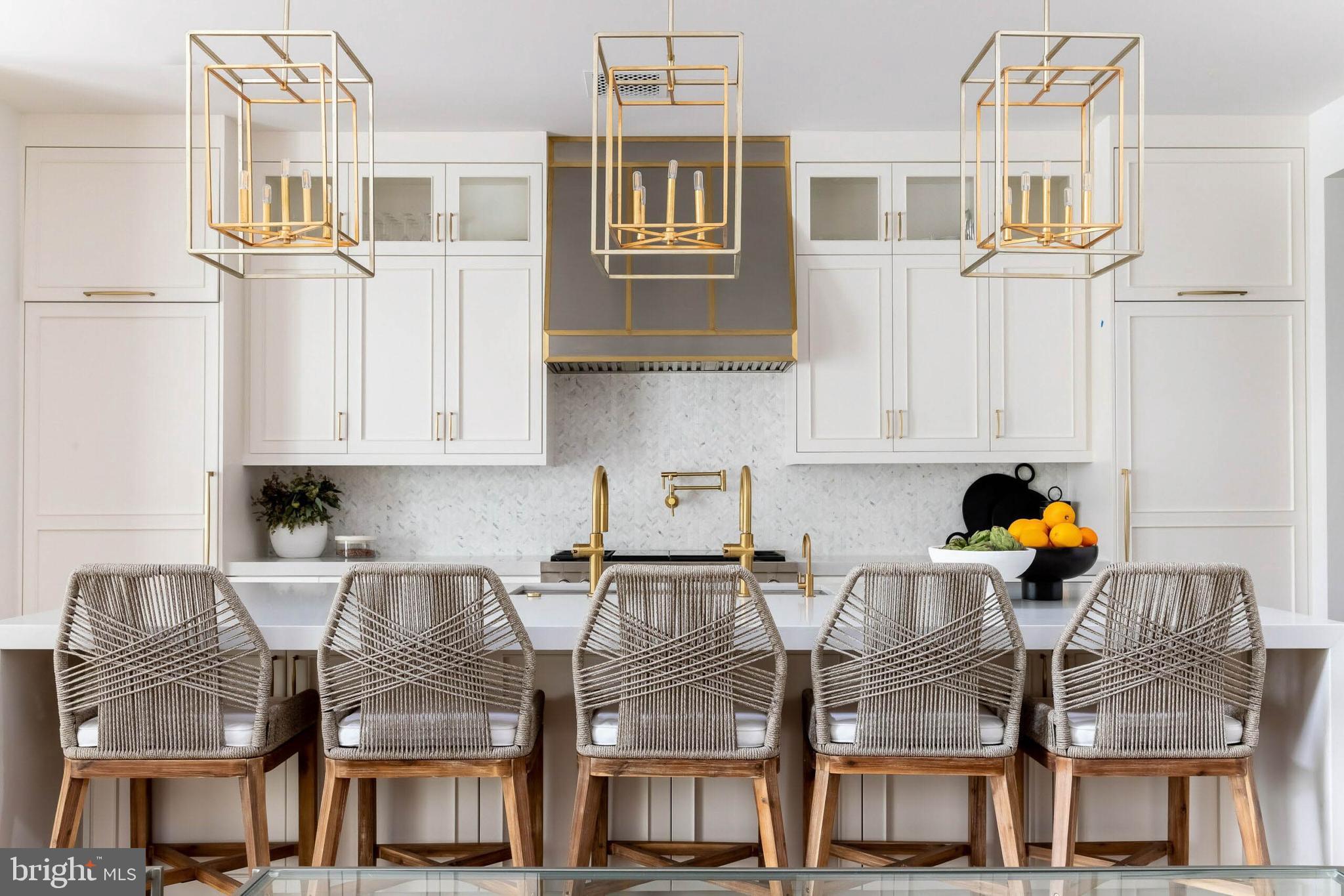 HAYFIELDS MANOR - Residential