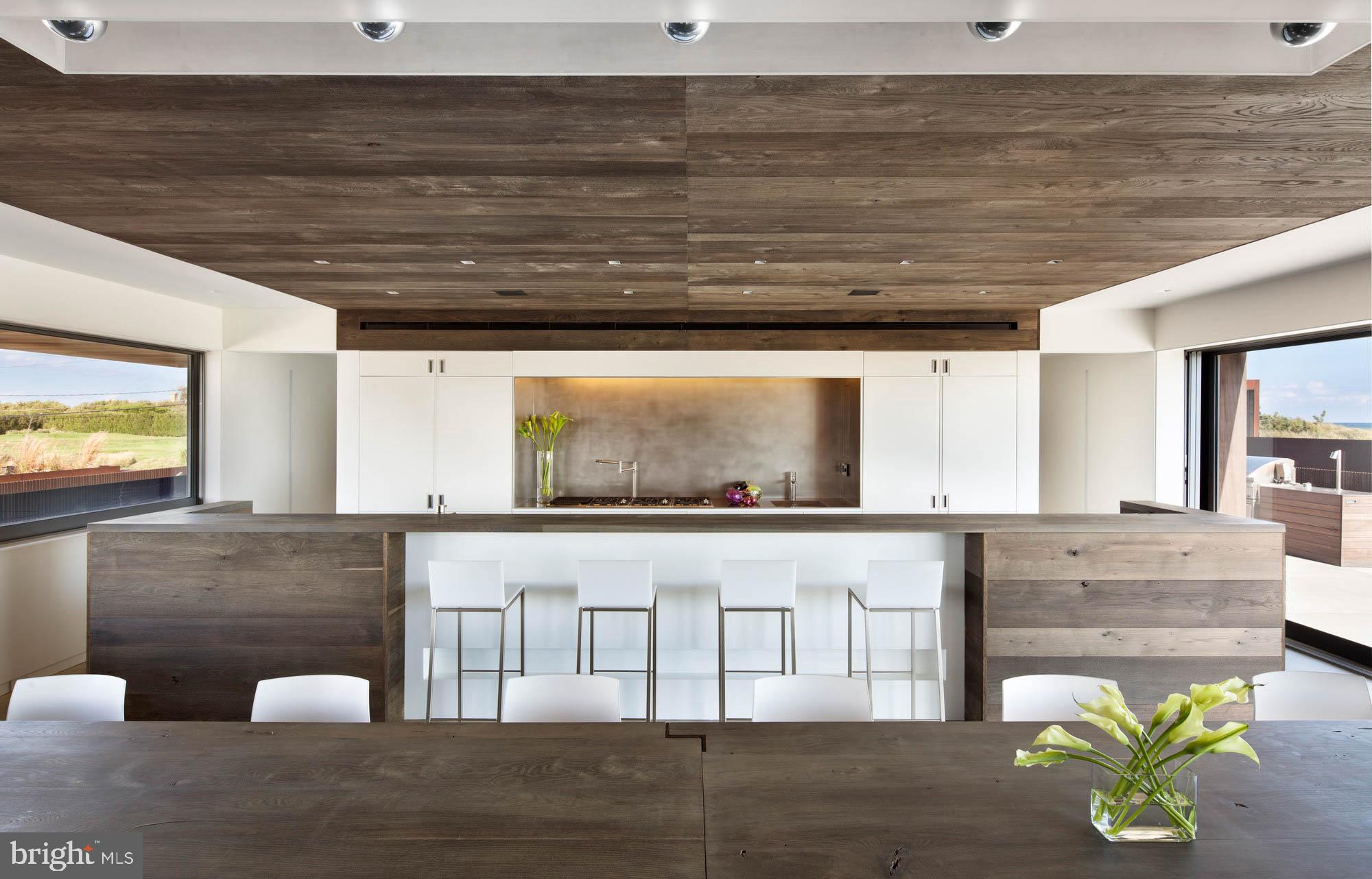 HAYFIELDS MANOR - Residential