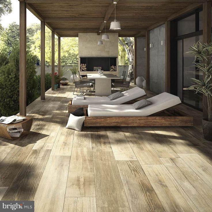 HAYFIELDS MANOR - Residential