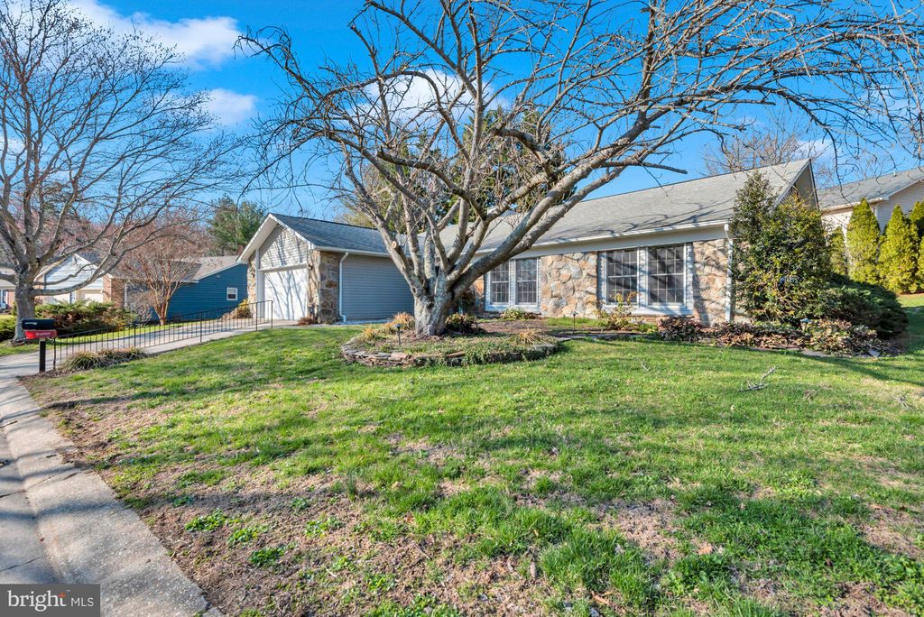 Photo of 950 Heather Way, ANNAPOLIS, MD 21401 (MLS # MDAA2136398)