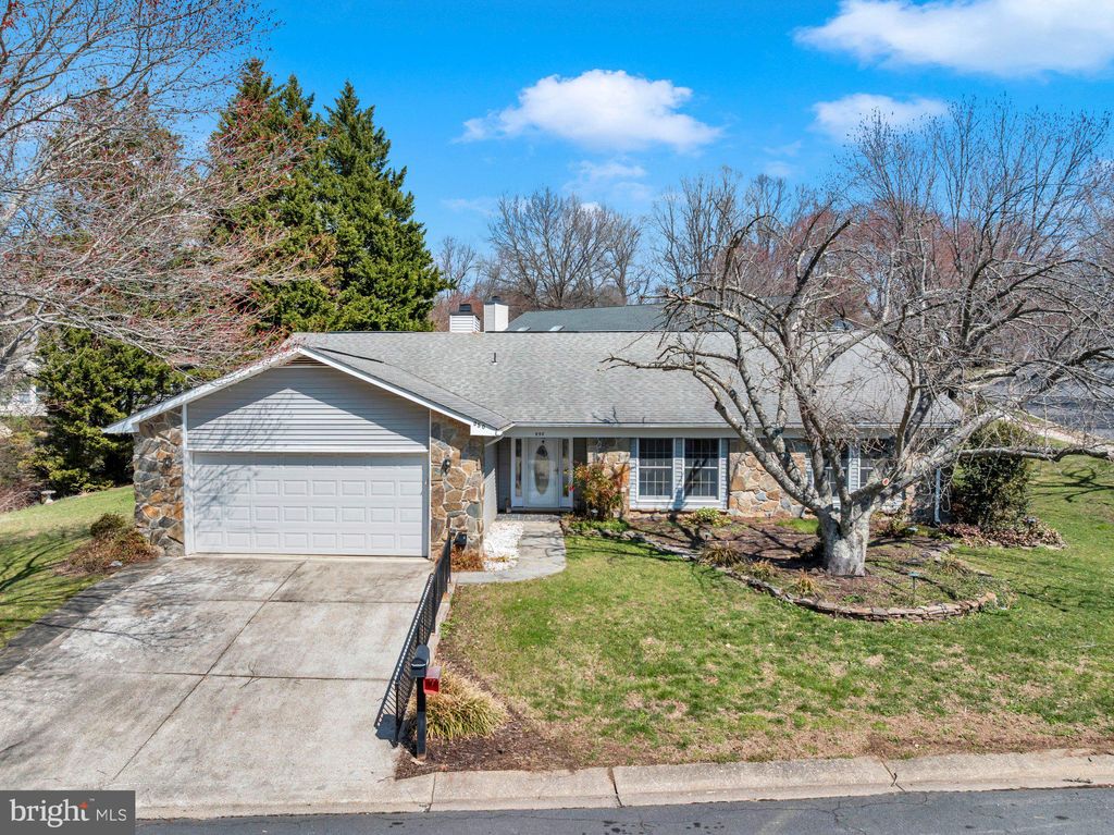 Photo of 950 Heather Way, ANNAPOLIS, MD 21401 (MLS # MDAA2136398)