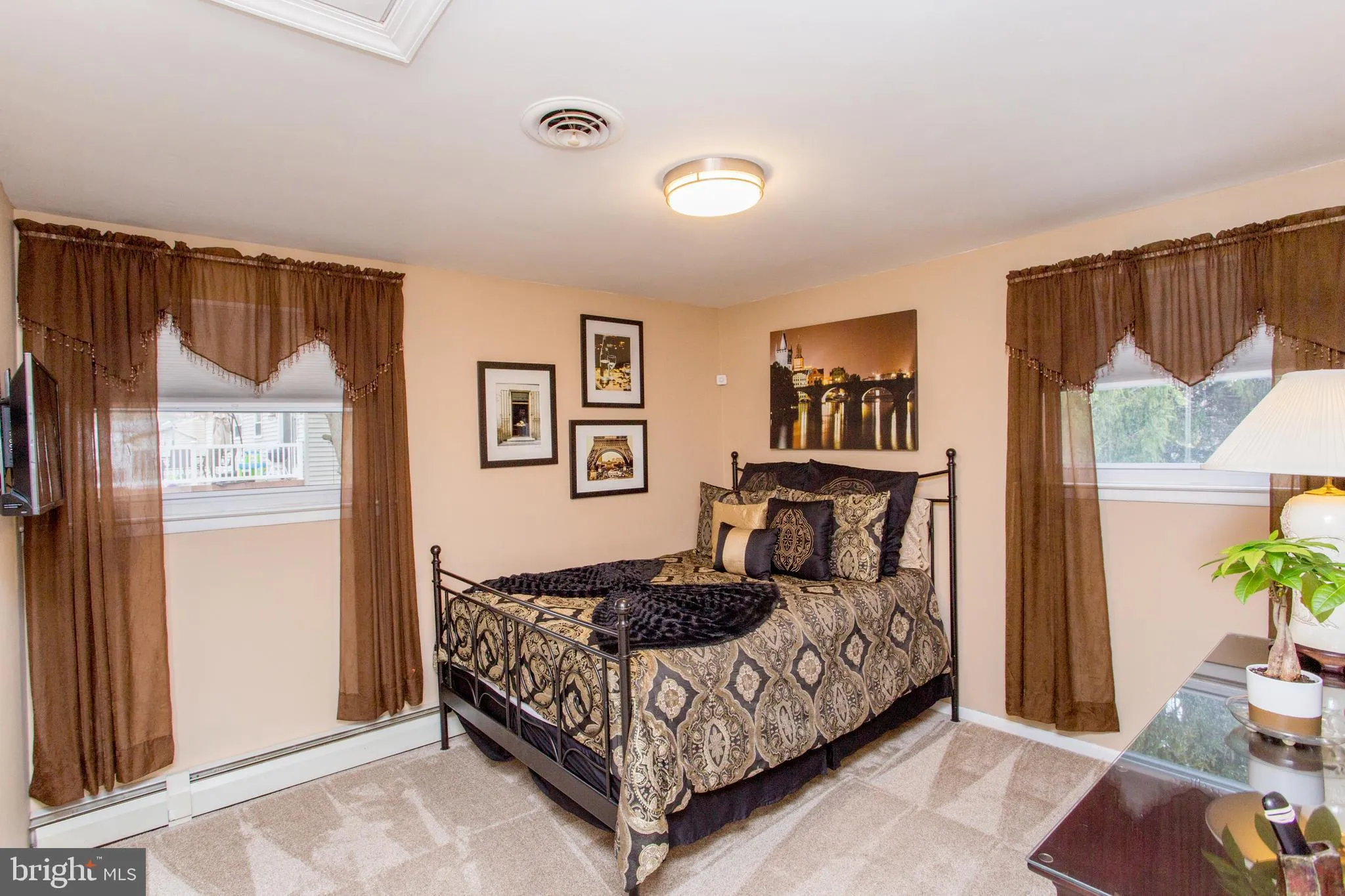 Warrington, Pennsylvania 18976, United States, 4 Bedrooms Bedrooms, ,3 BathroomsBathrooms,Residential,Pending,114744