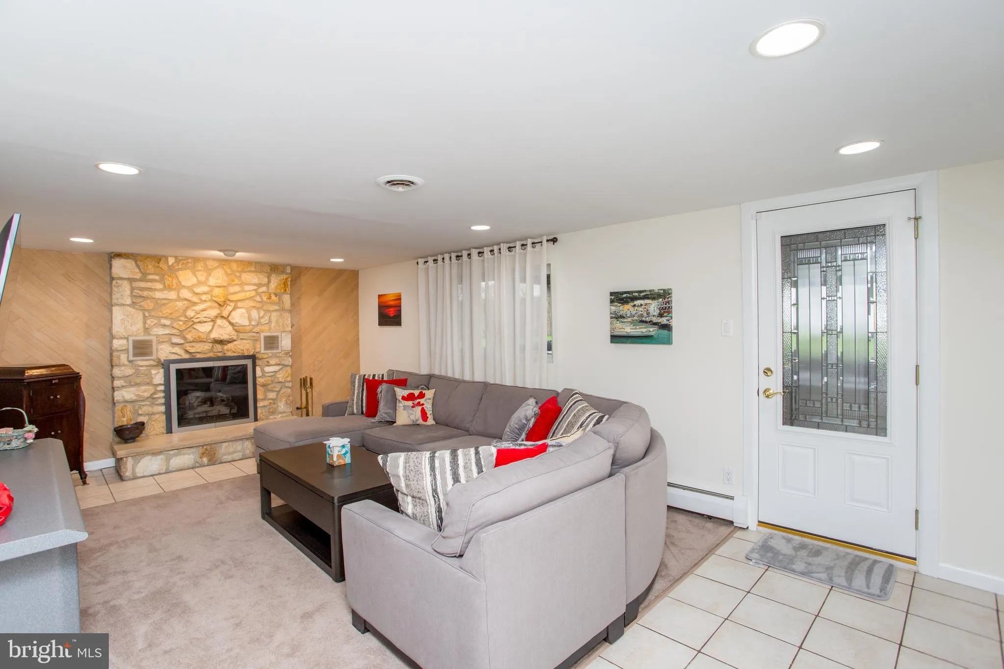 Warrington, Pennsylvania 18976, United States, 4 Bedrooms Bedrooms, ,3 BathroomsBathrooms,Residential,Pending,114744