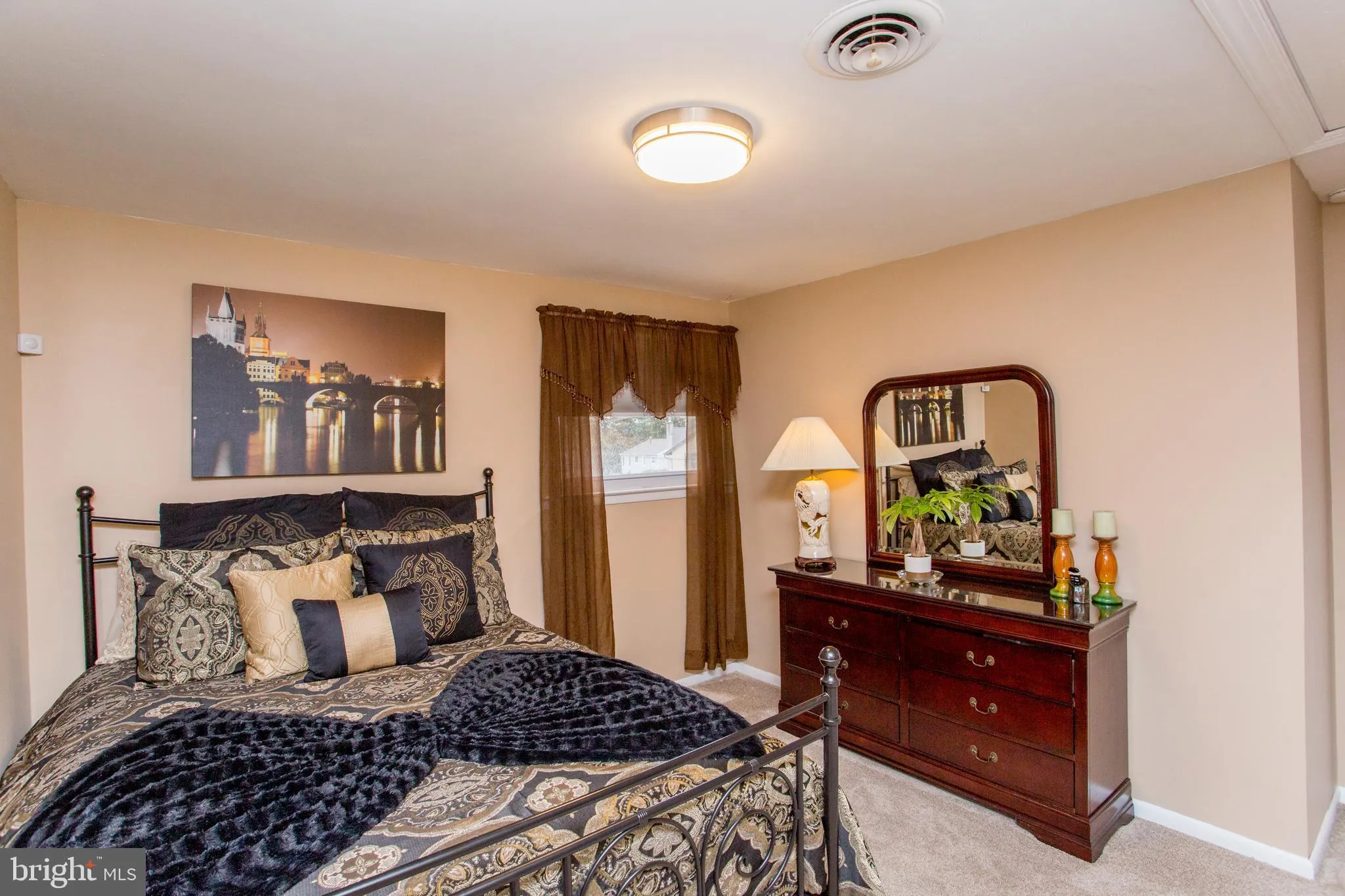 Warrington, Pennsylvania 18976, United States, 4 Bedrooms Bedrooms, ,3 BathroomsBathrooms,Residential,Pending,114744