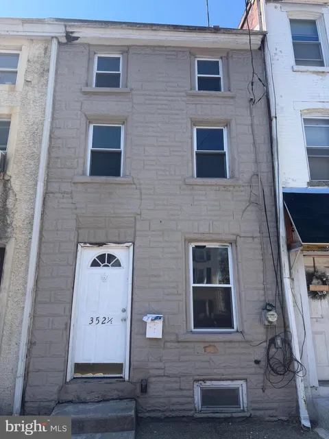 352 E Airy Street, Norristown, PA MLS: PAMC2175126