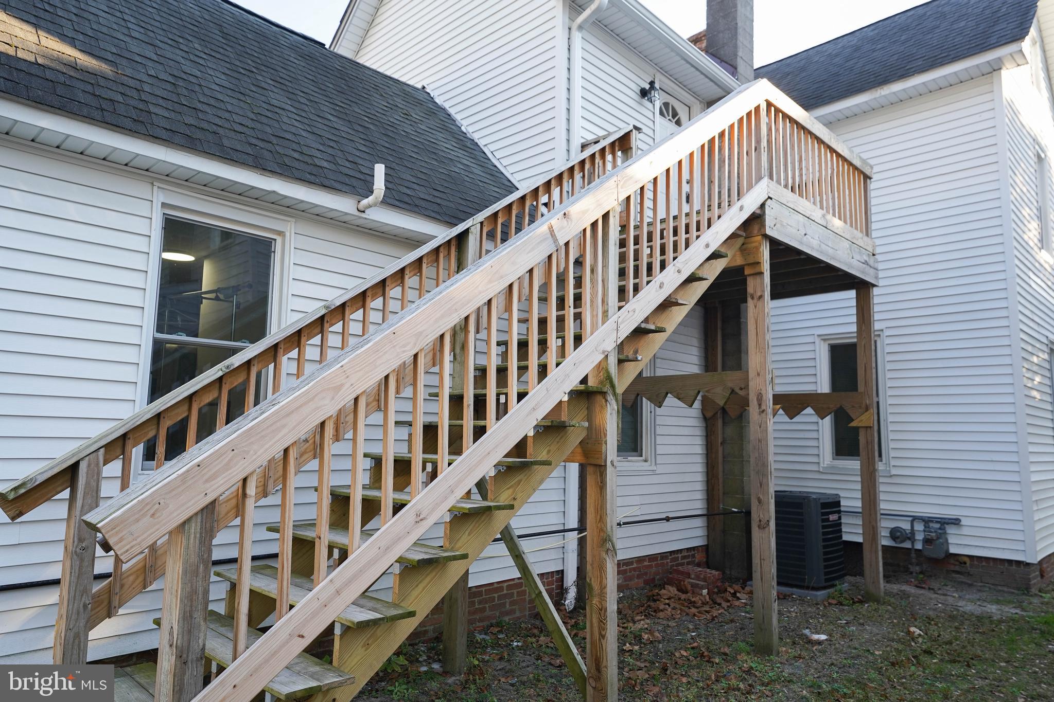 231 NEWTON STREET B