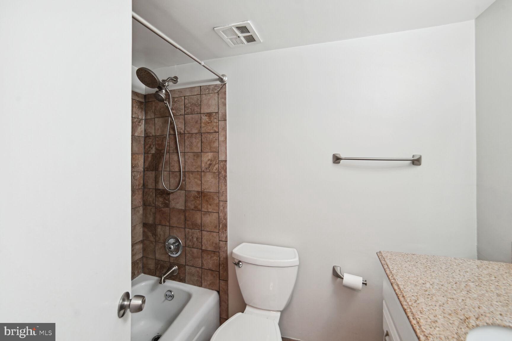 NORTH CREEK PLACE CODM - Residential Lease