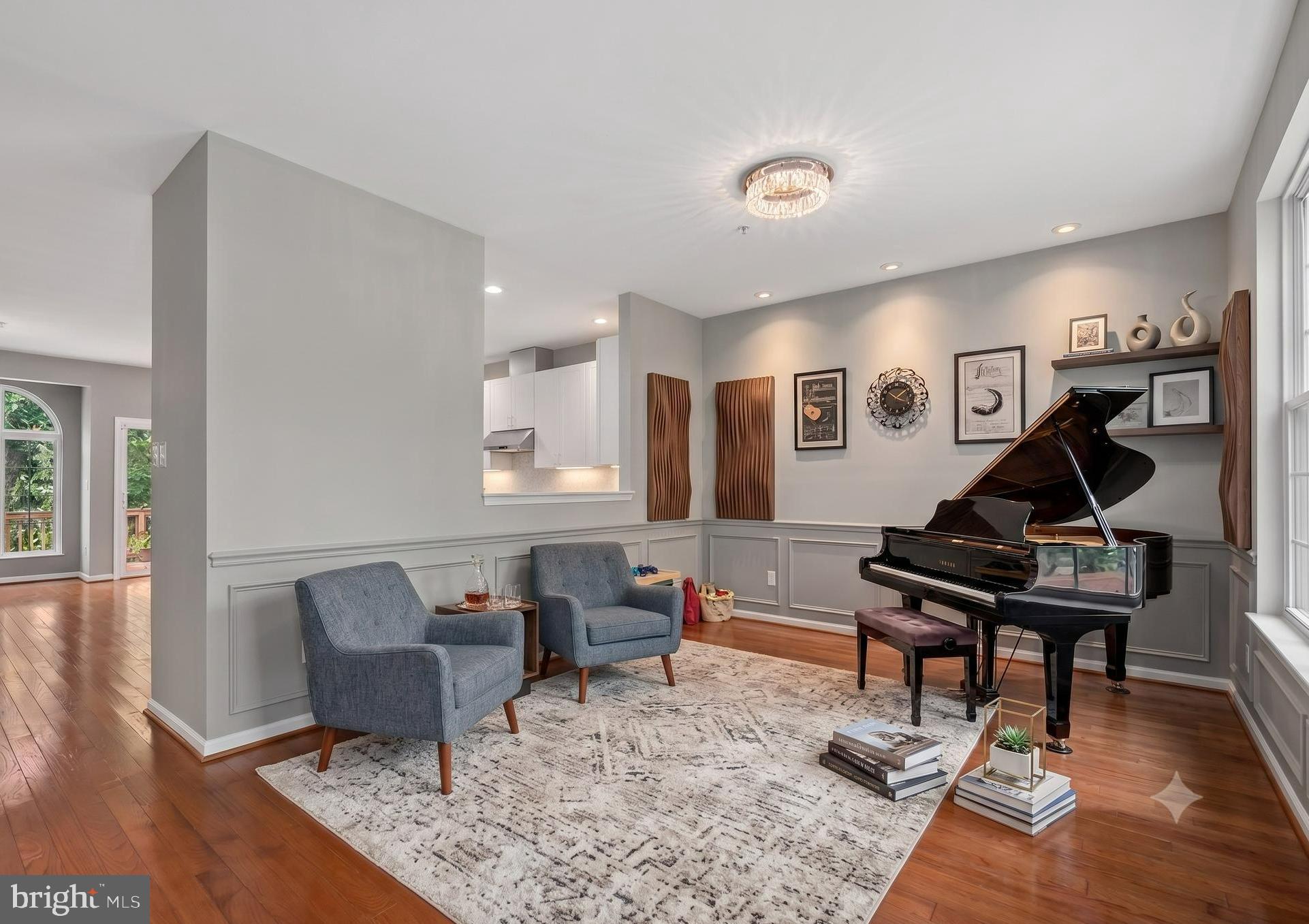 6049 BLUE POINT COURT