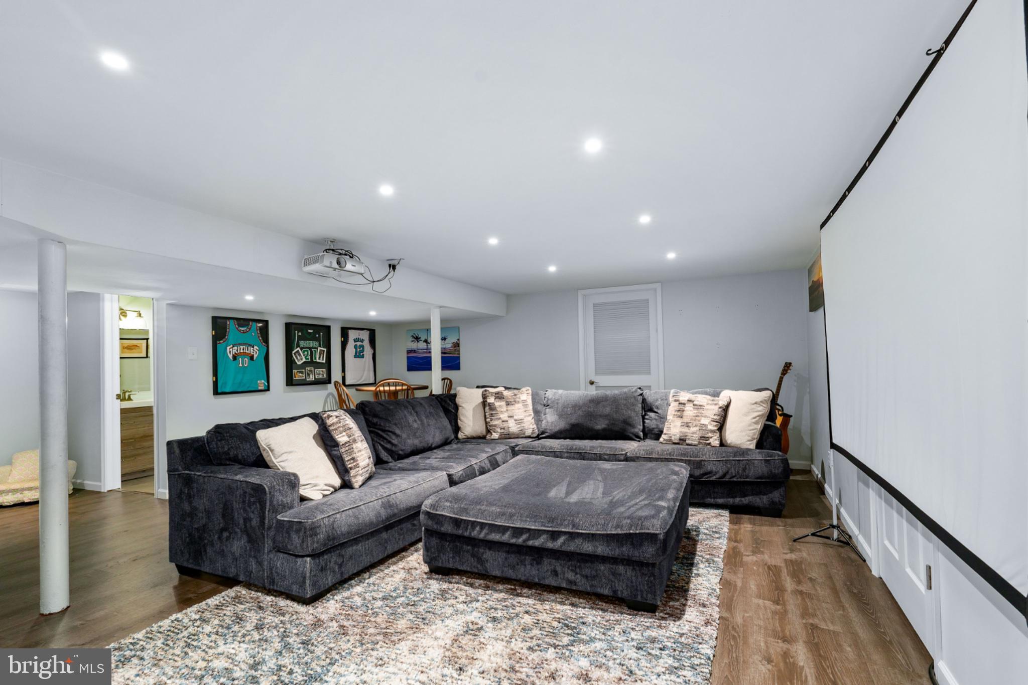 LAMBETH RIDING - Residential