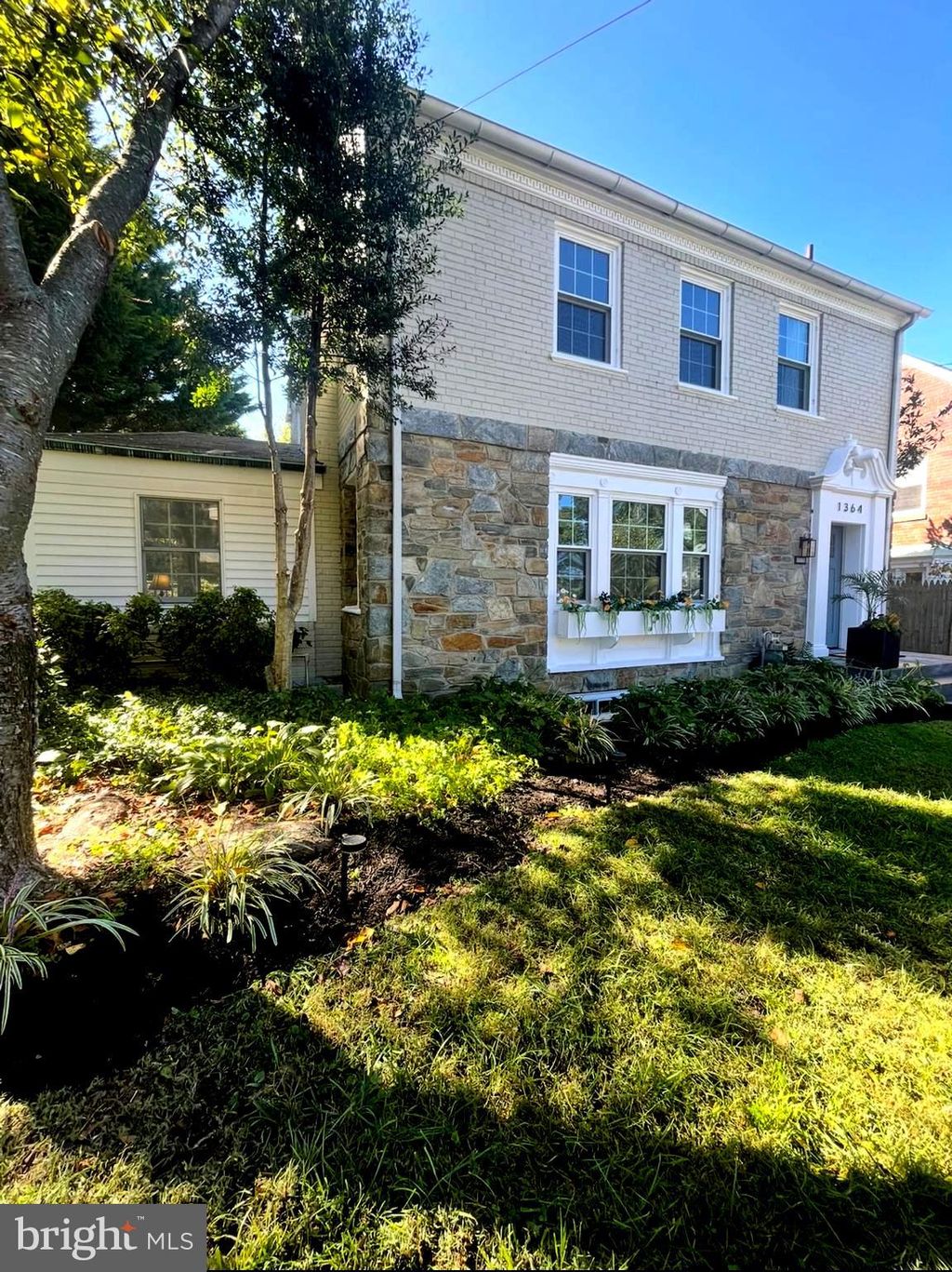 Photo of 1364 Locust Road NW, WASHINGTON, DC 20012 (MLS # DCDC2220788)