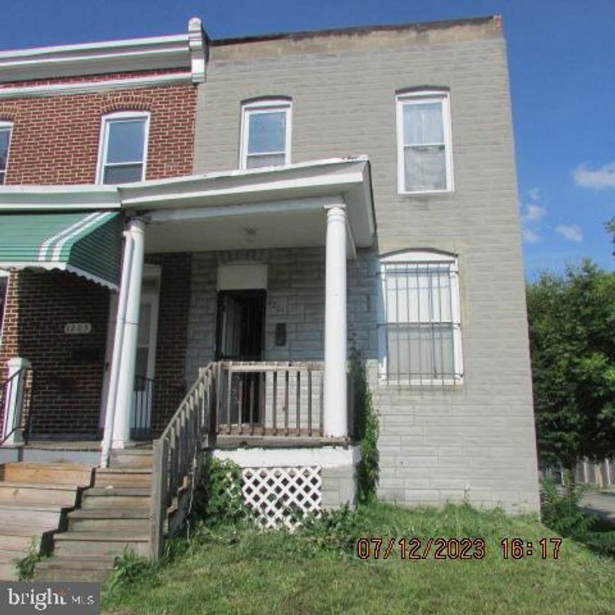 Great opportunity for investor or homeowner. Corner unit with 3 finished levels. This property will require a full renovation and is sold 100% AS IS. Seller will not entertain any repairs.  2 bedrooms up and an open concept main level.