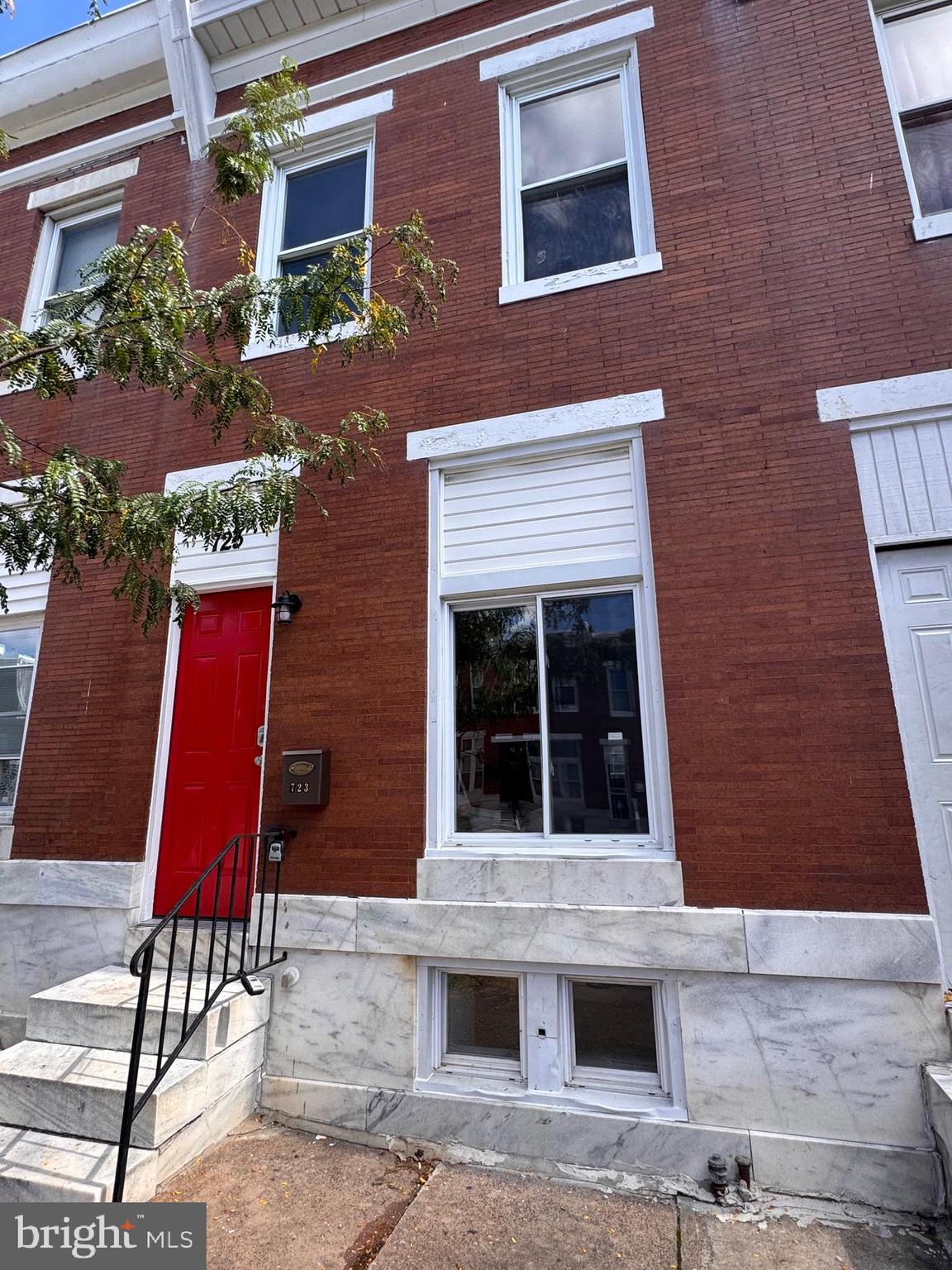 723 N LAKEWOOD AVENUE