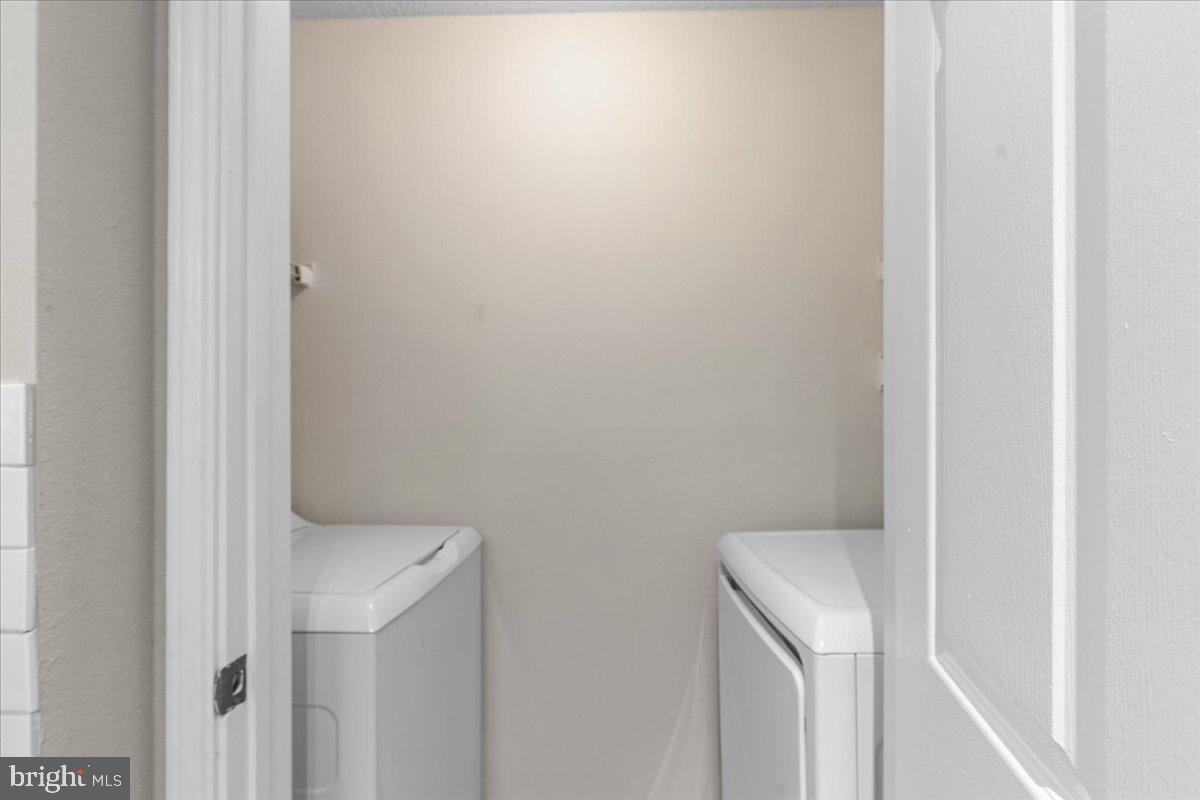 FOUNTAINS AT MCLEAN - Residential Lease