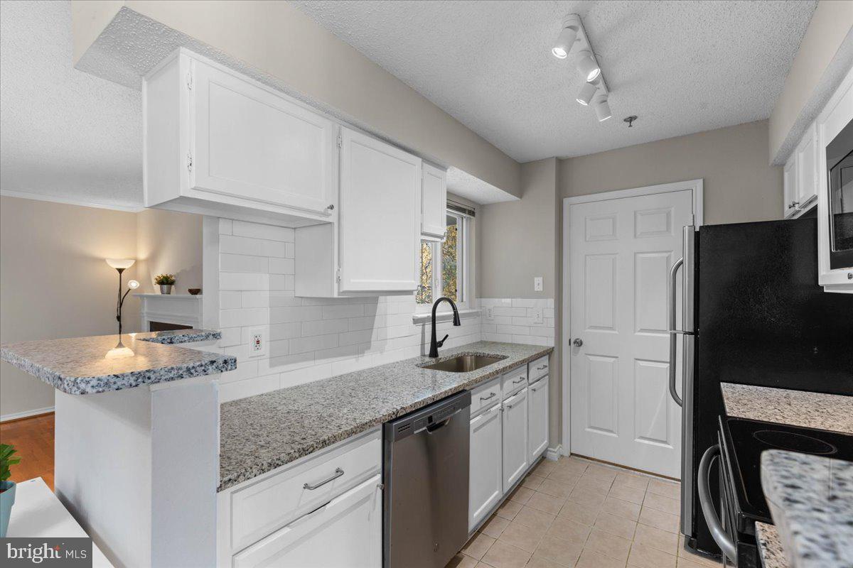 FOUNTAINS AT MCLEAN - Residential Lease