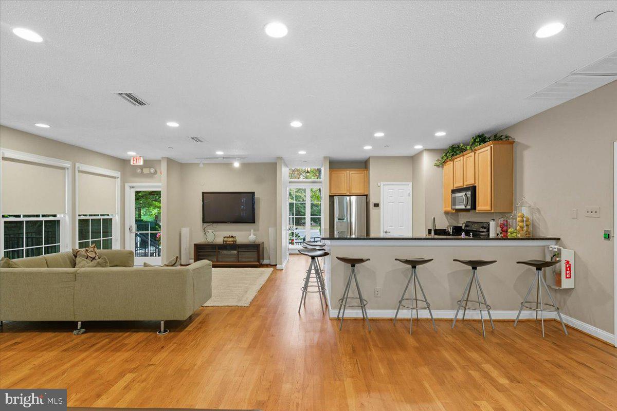 FOUNTAINS AT MCLEAN - Residential Lease