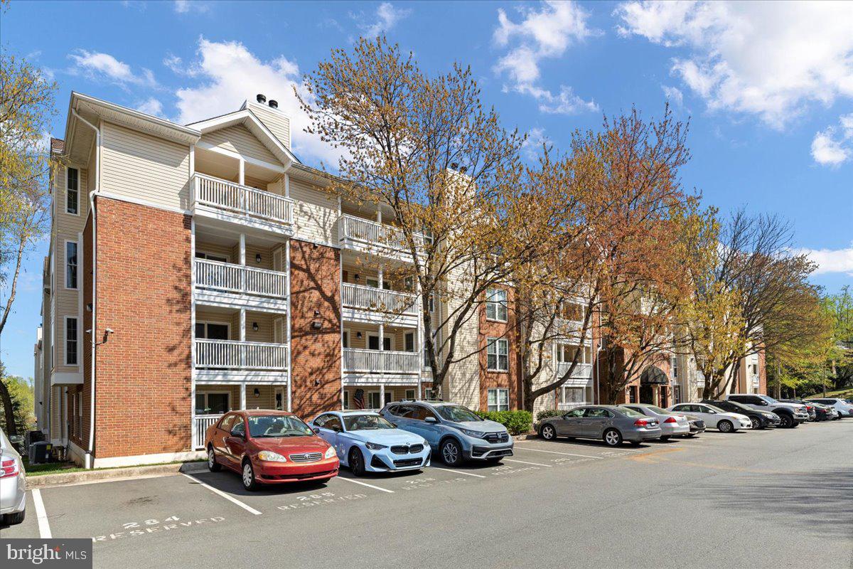 FOUNTAINS AT MCLEAN - Residential Lease