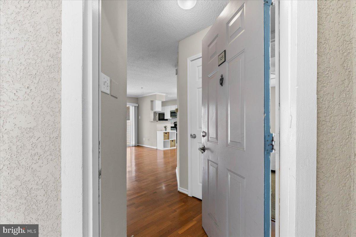 FOUNTAINS AT MCLEAN - Residential Lease