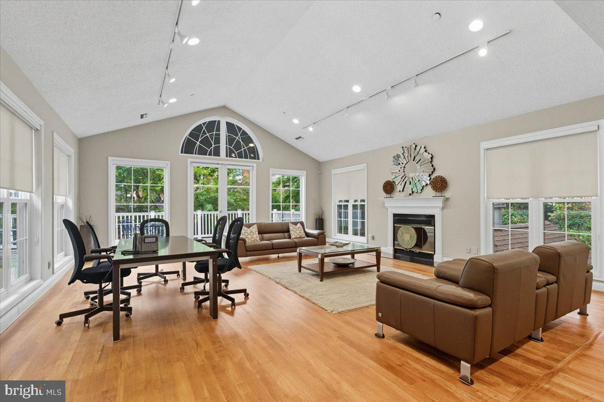 FOUNTAINS AT MCLEAN - Residential Lease