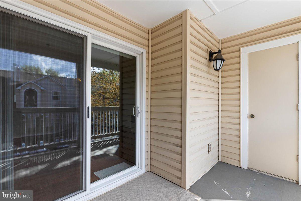 FOUNTAINS AT MCLEAN - Residential Lease