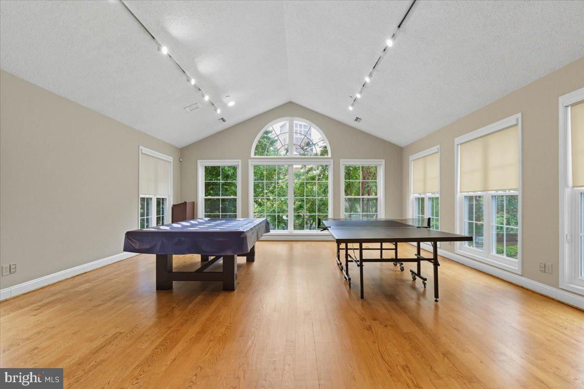 FOUNTAINS AT MCLEAN - Residential Lease