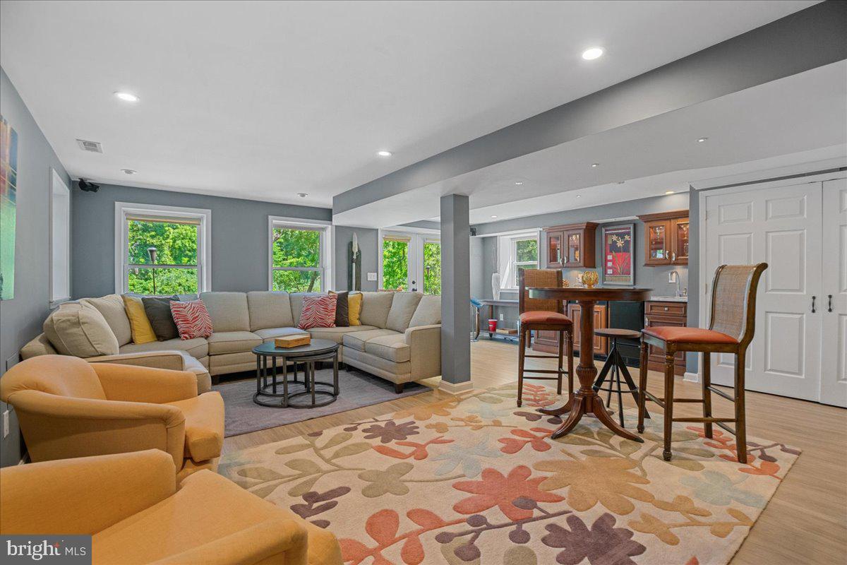 SPRING COVE - Residential