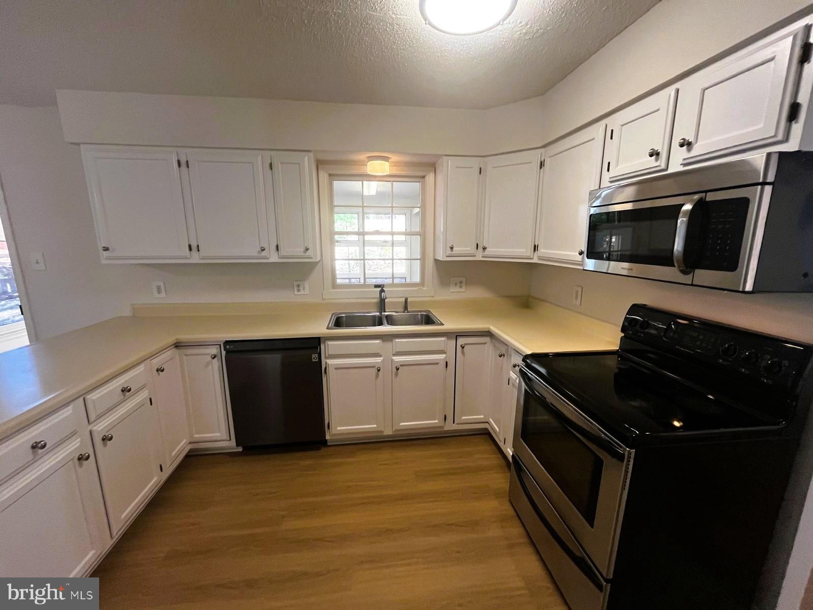 HILL STREET ESTATES - Residential