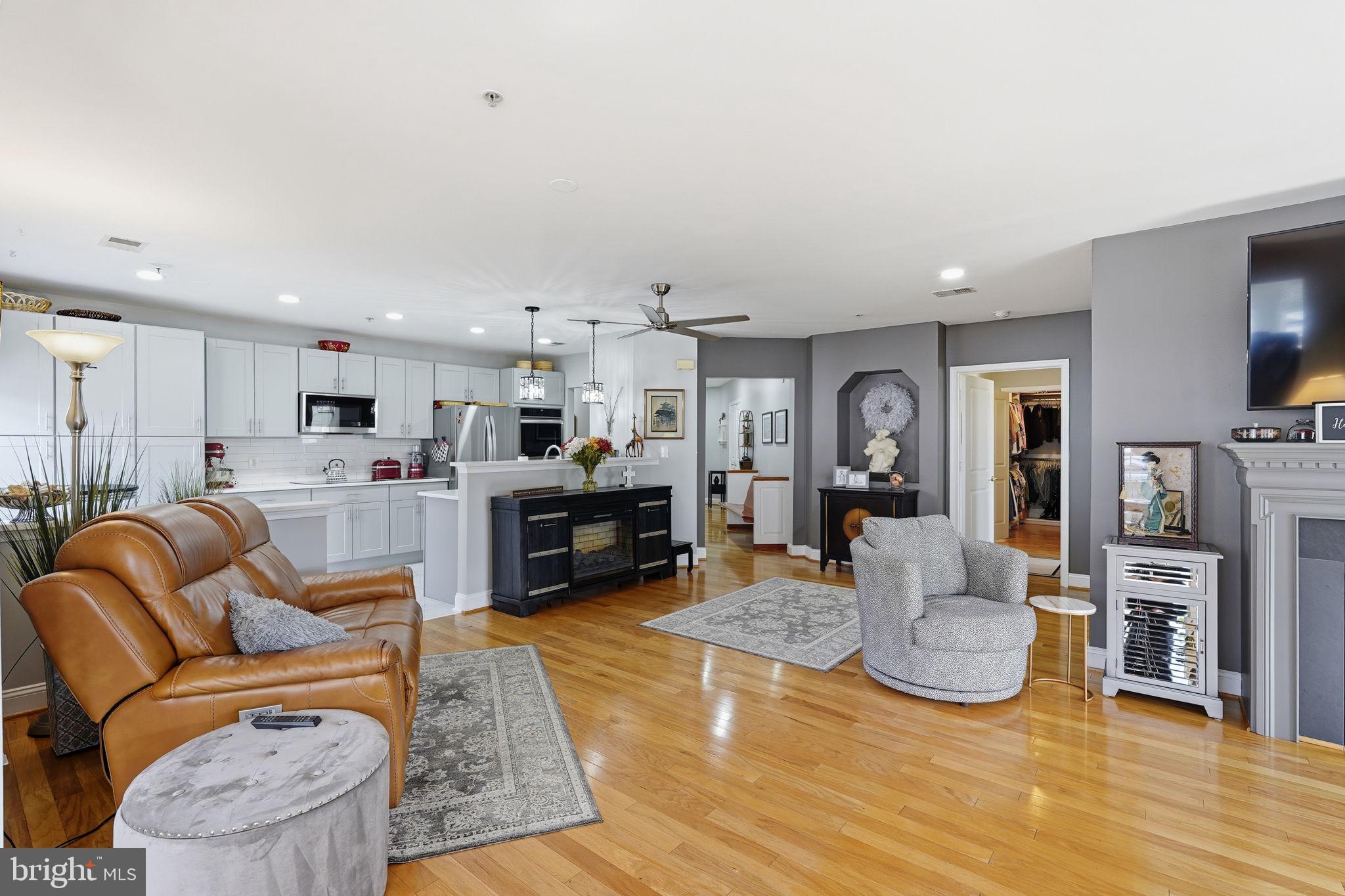 SUFFIELD MEADOWS - Residential