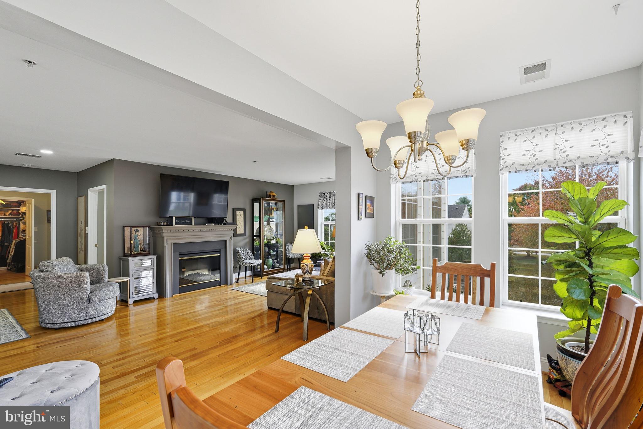 SUFFIELD MEADOWS - Residential