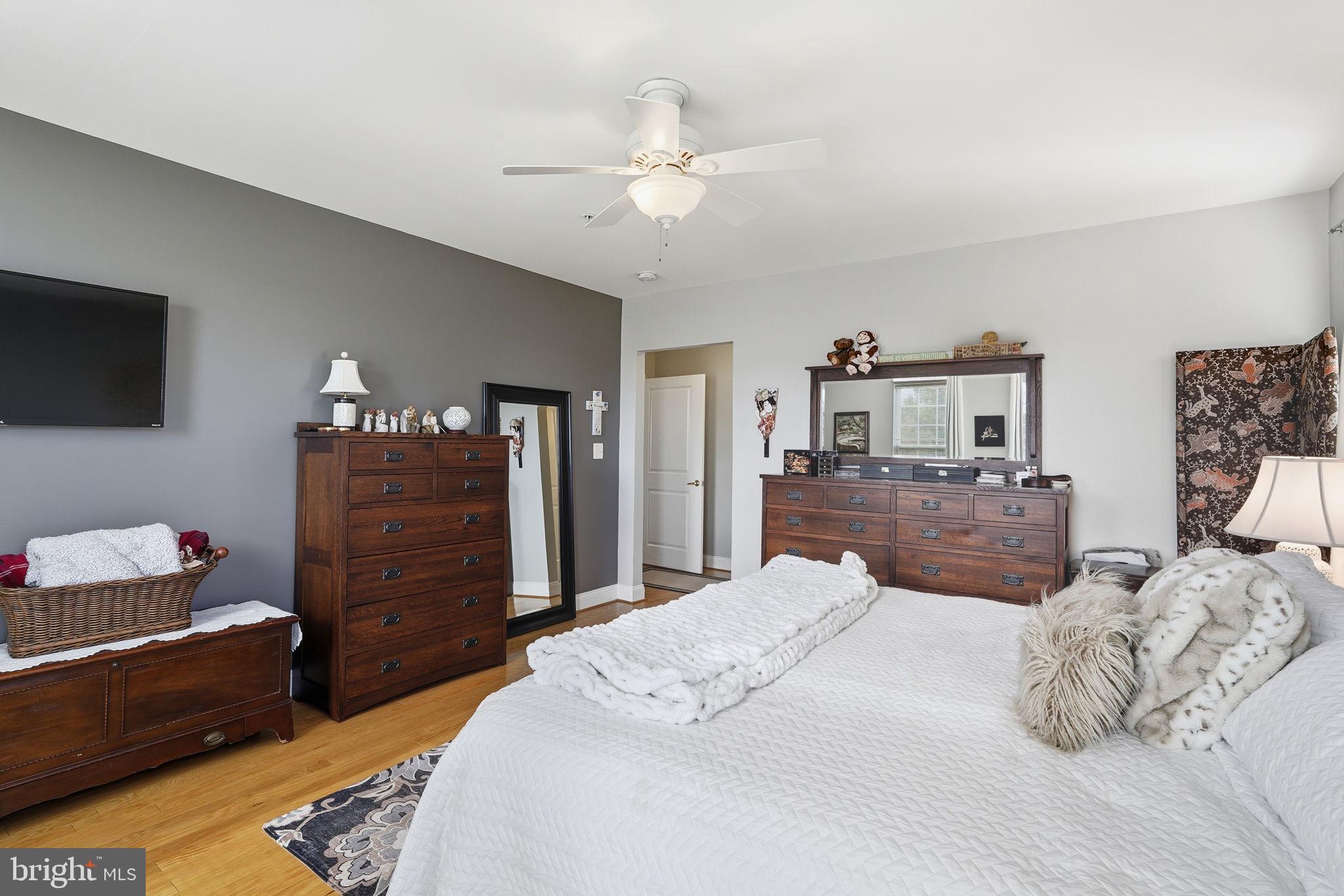 SUFFIELD MEADOWS - Residential