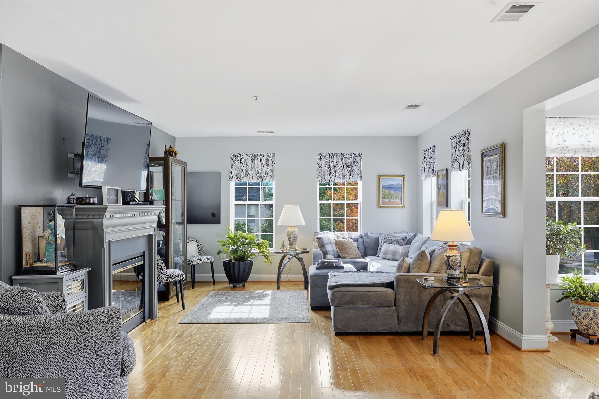 SUFFIELD MEADOWS - Residential