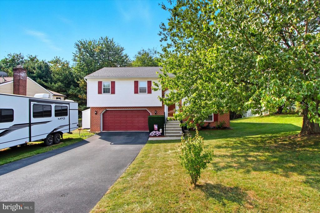 Photo of 413 Appaloosa Way, RED LION, PA 17356 (MLS # PAYK2090400)