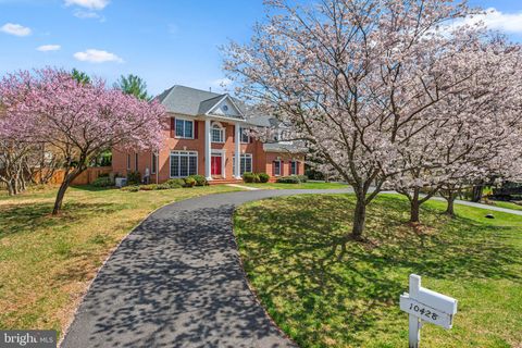 Photo of 10428 Windsor View Drive, POTOMAC, MD 20854 (MLS # MDMC2158406)